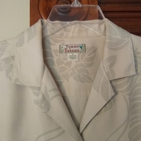 Tommy Bahama Silk Hawaiian Cream Shirt - Picture 2 of 4